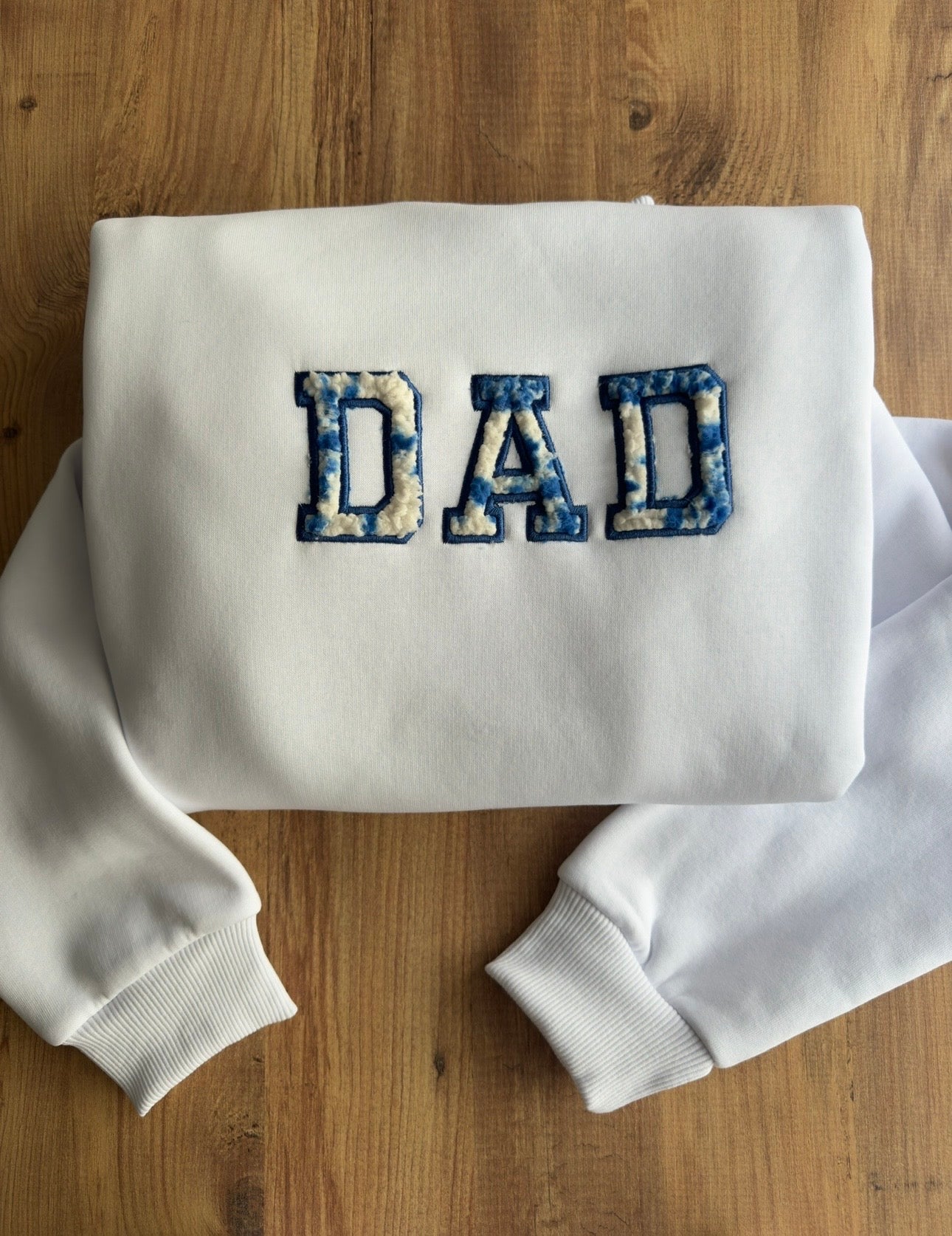 PAPA Sweatshirt aus Babykleidung – personalisiert & bestickt – Erinnerungspullover für Papa