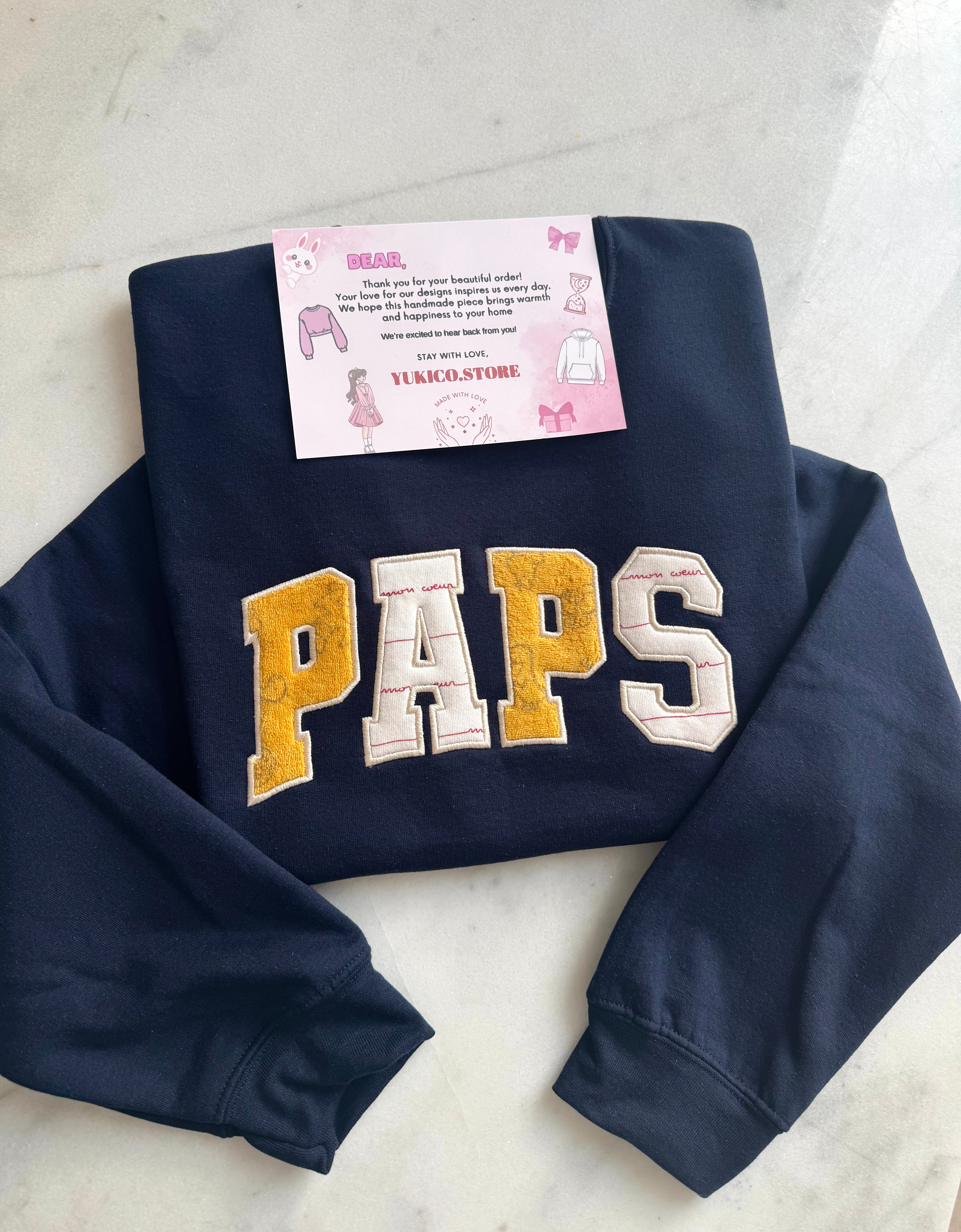 PAPA/DAD Sweatshirt aus Babykleidung – personalisiert & bestickt – Erinnerungspullover für Papa