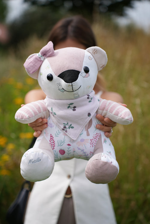 Erinnerungsbär aus Babykleidung – Handgemachter Teddybär – Persönliches Andenken & Geschenk zur Geburt