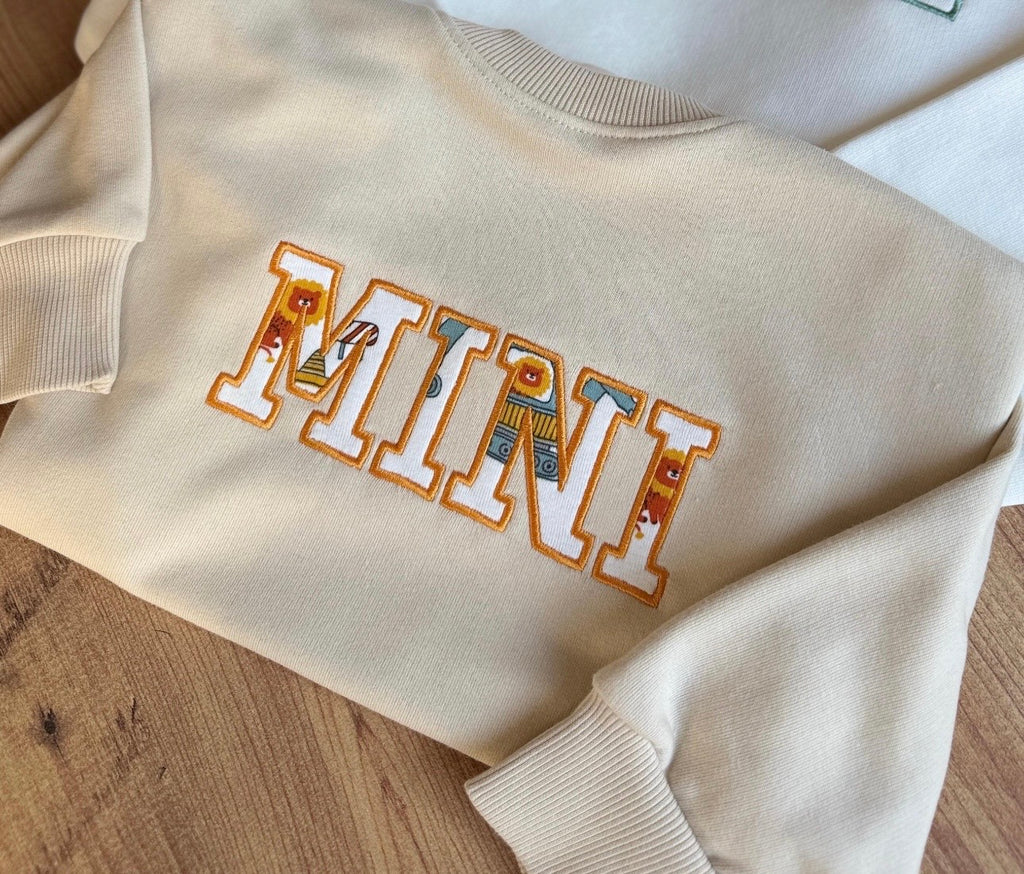 MINI Sweatshirt aus Babykleidung – personalisiert & bestickt – Erinnerungspullover für Kinder
